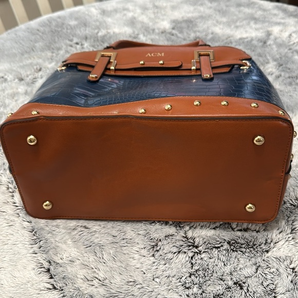 NWOT Davis & Town The Madeline 3-in-1 Purse Croc Embossed Handbag Leather Purse - Picture 5 of 16